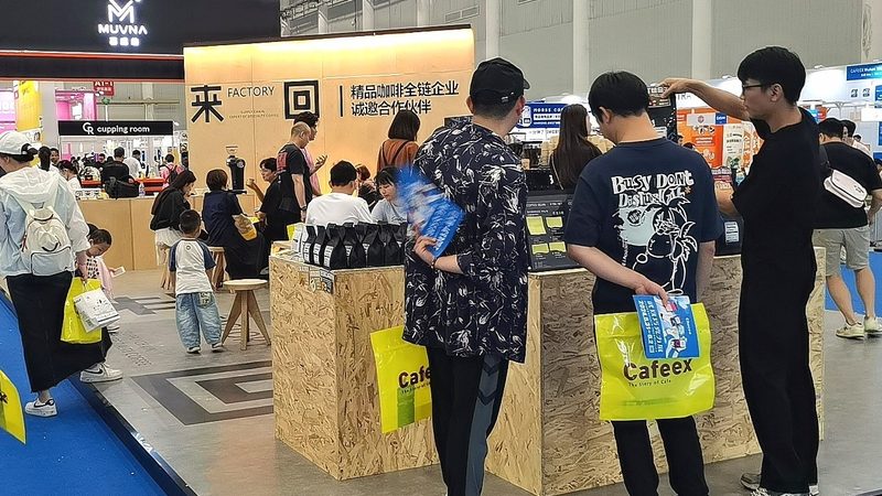 大型广告牌UV喷绘与写真：材质与工艺的差异化解析**