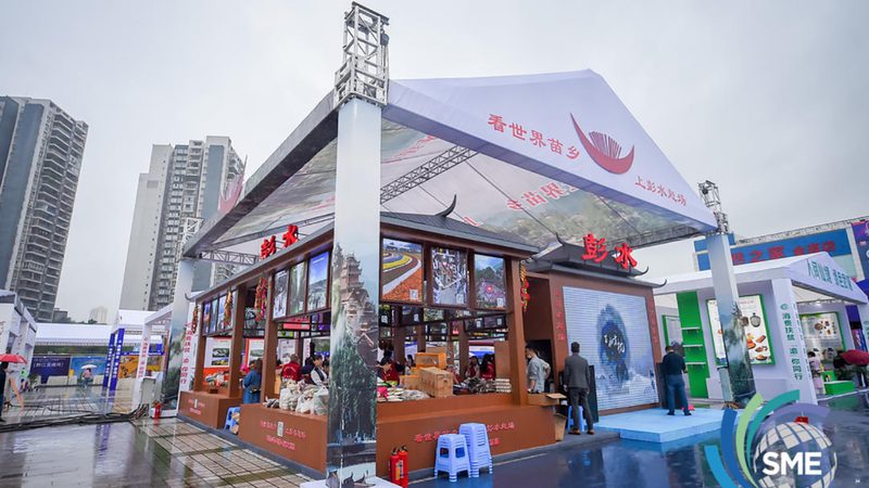logo设计材质分类解析：如何选择最适合的展示效果